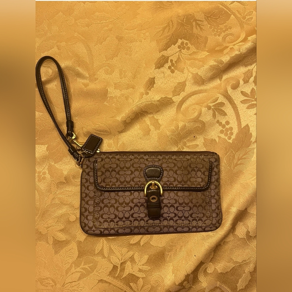 Coach Vintage Bleeker Signature C Wristlet Tan And Brown Wristlet